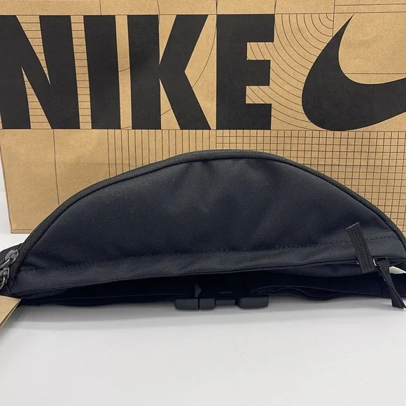 Nike Black Belt Bag Nike Heritage Waistpack (3L) & Fanny Pack
Black 
NWT - Picture 6 of 16